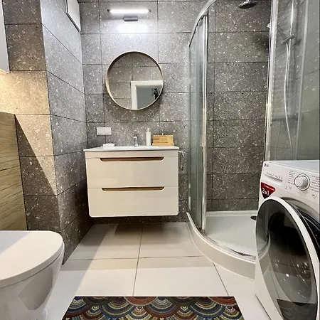 Primo Fabryczna Apartment *
